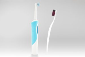 electric toothbrush vs. regular toothbrush